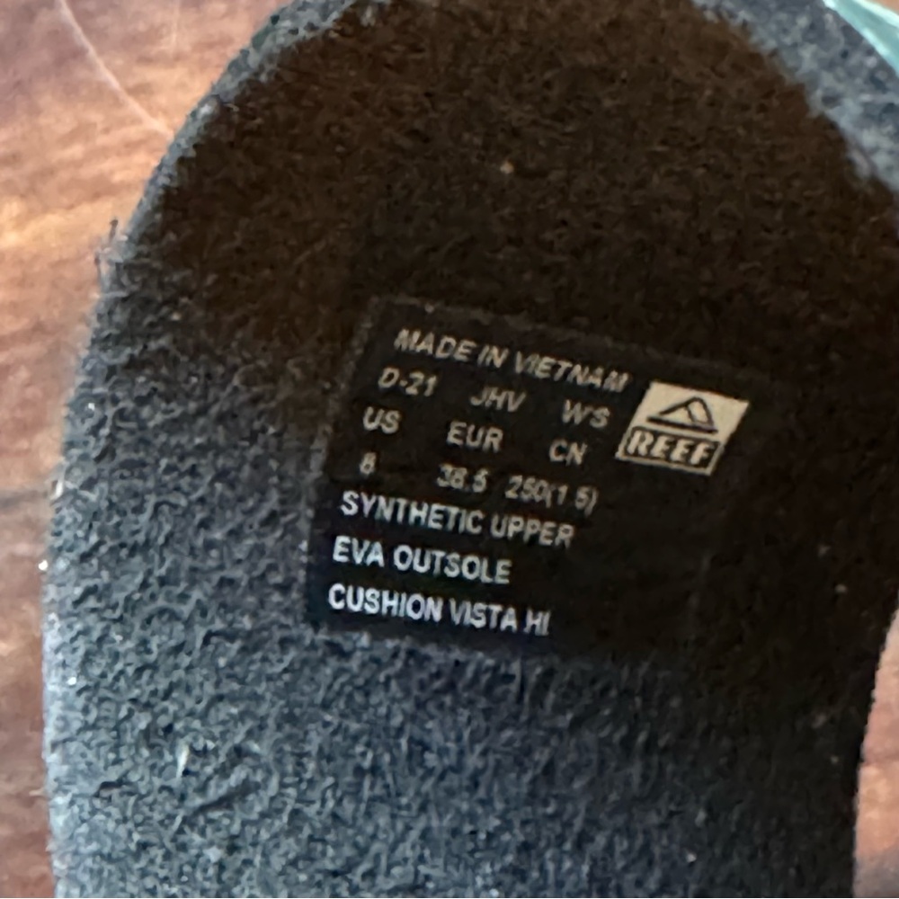NWT (no box) Reef Platform Sandals - Size 8 - Picture 3 of 4
